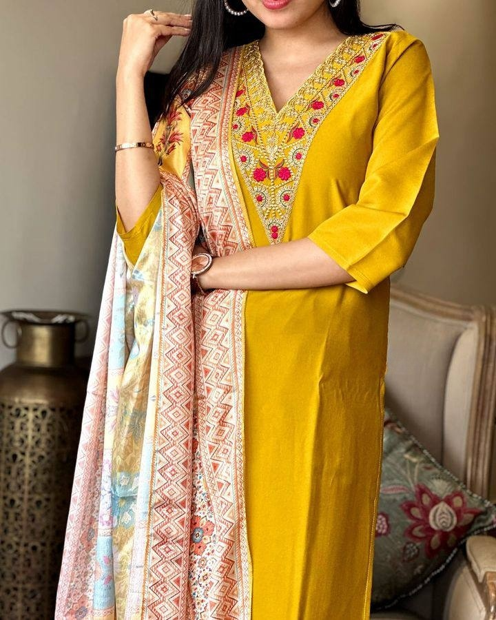 Kurta with hand with Embroidery work detailing on women's printed cotton kurta pant or dupatta set(NFRD461)