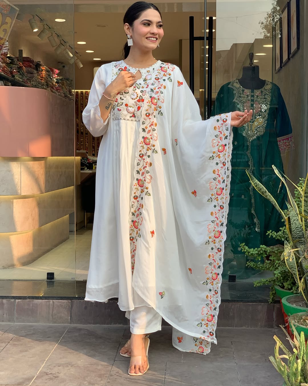 Kurta with hand with Embroidery work detailing on women's printed cotton kurta pant or dupatta set(NFRD462)