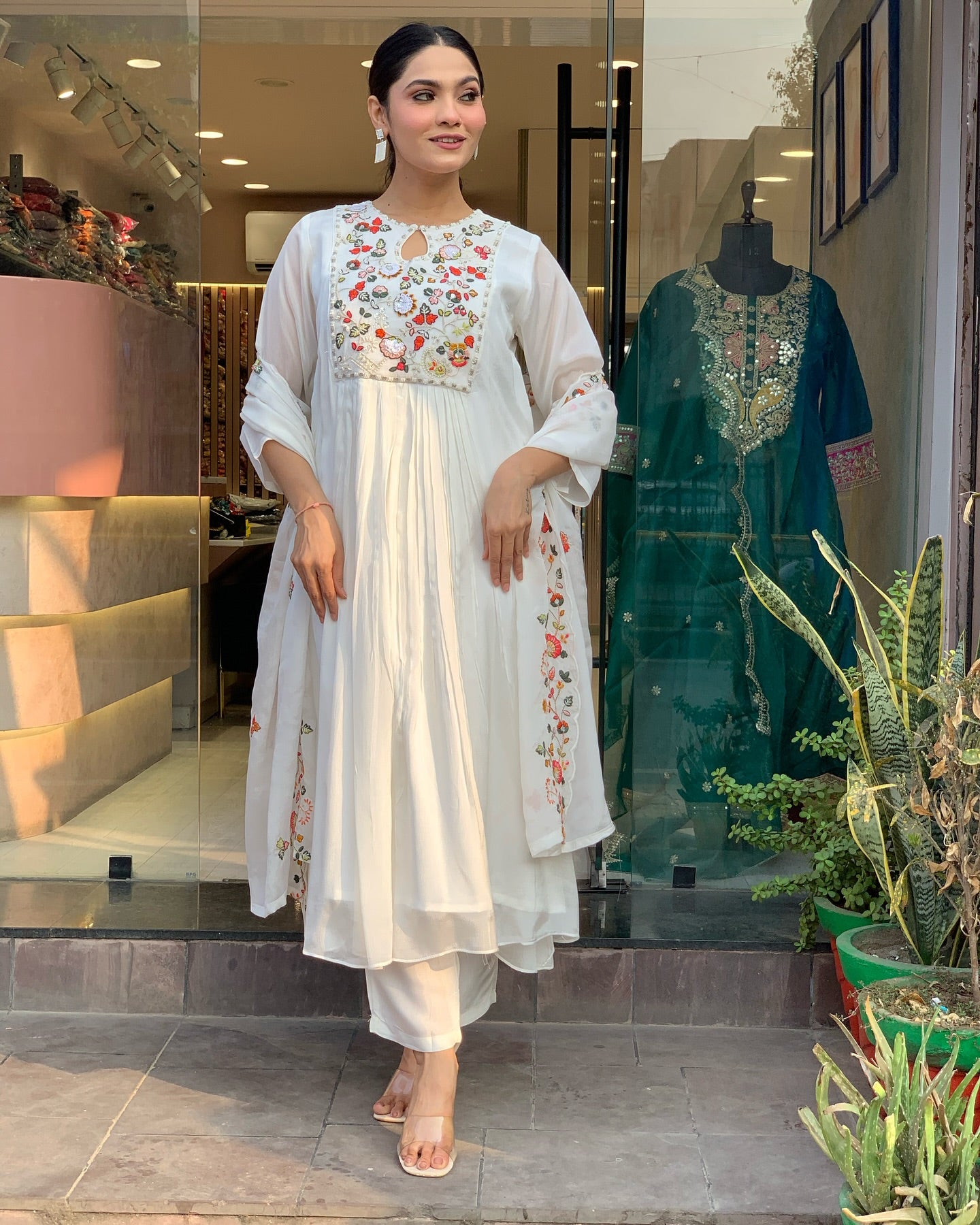Kurta with hand with Embroidery work detailing on women's printed cotton kurta pant or dupatta set(NFRD462)
