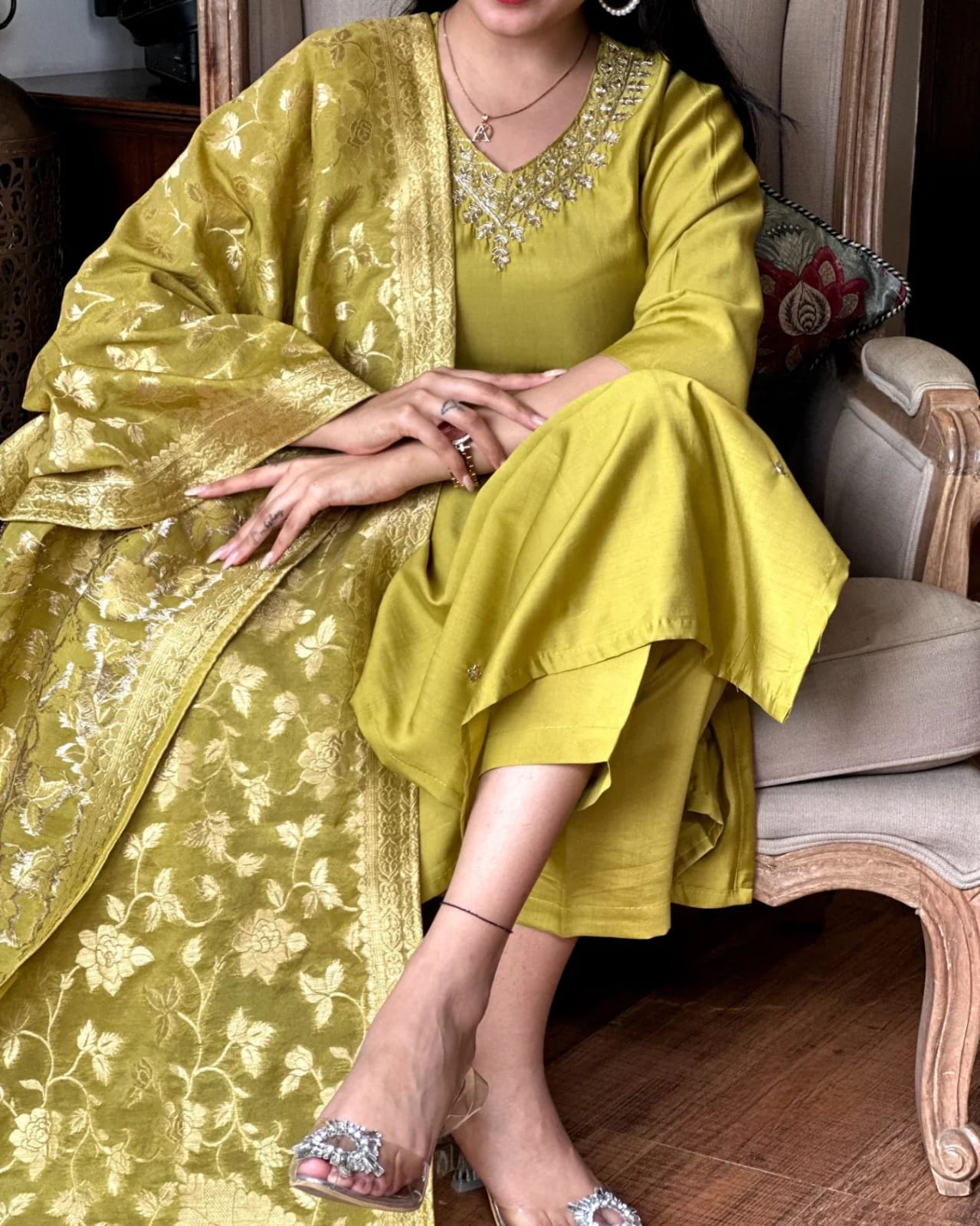 Our Exclusive Collection is here, to add a touch of tradition to your wardrobe(NFRD478) (01)