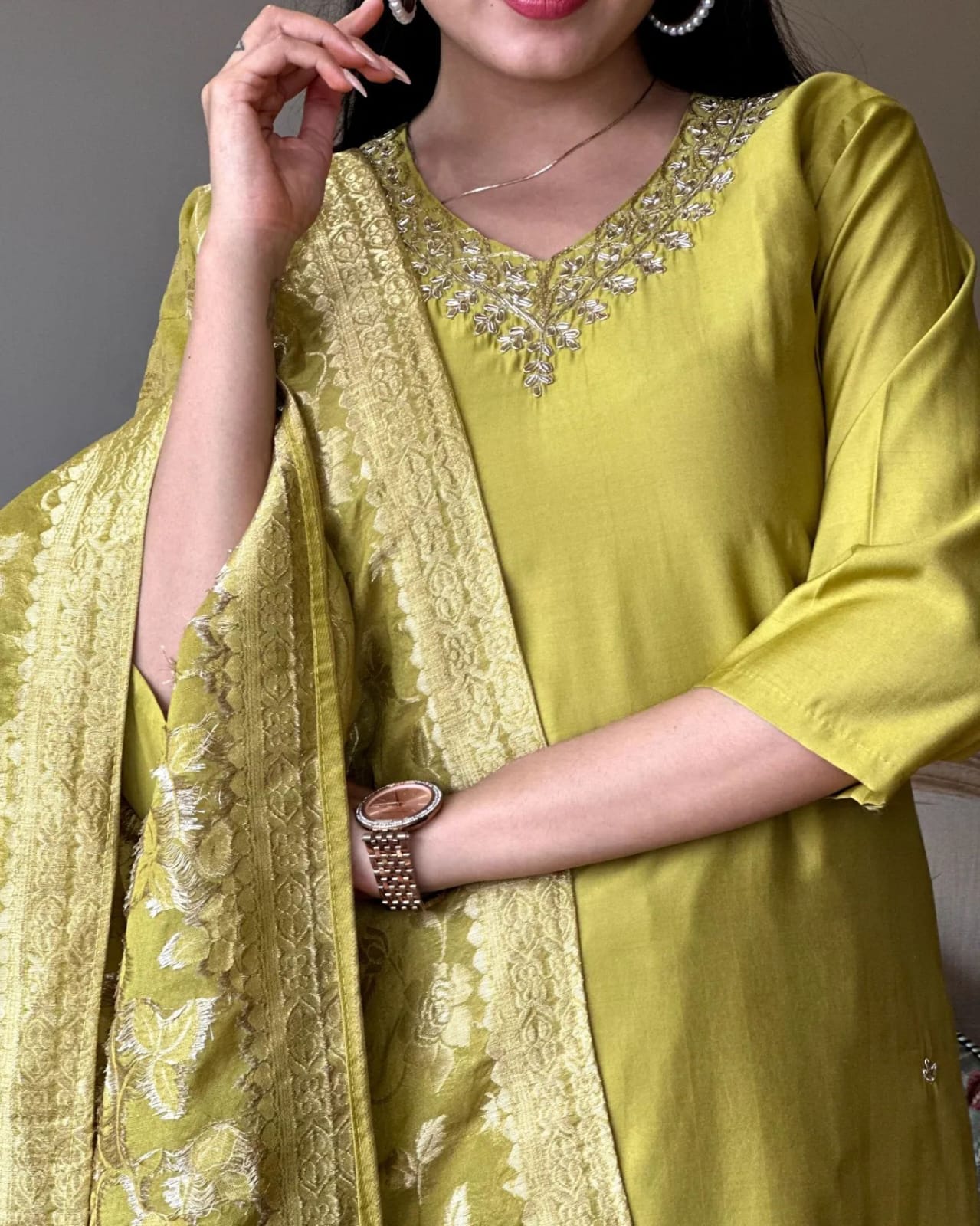 Our Exclusive Collection is here, to add a touch of tradition to your wardrobe(NFRD478) (01)
