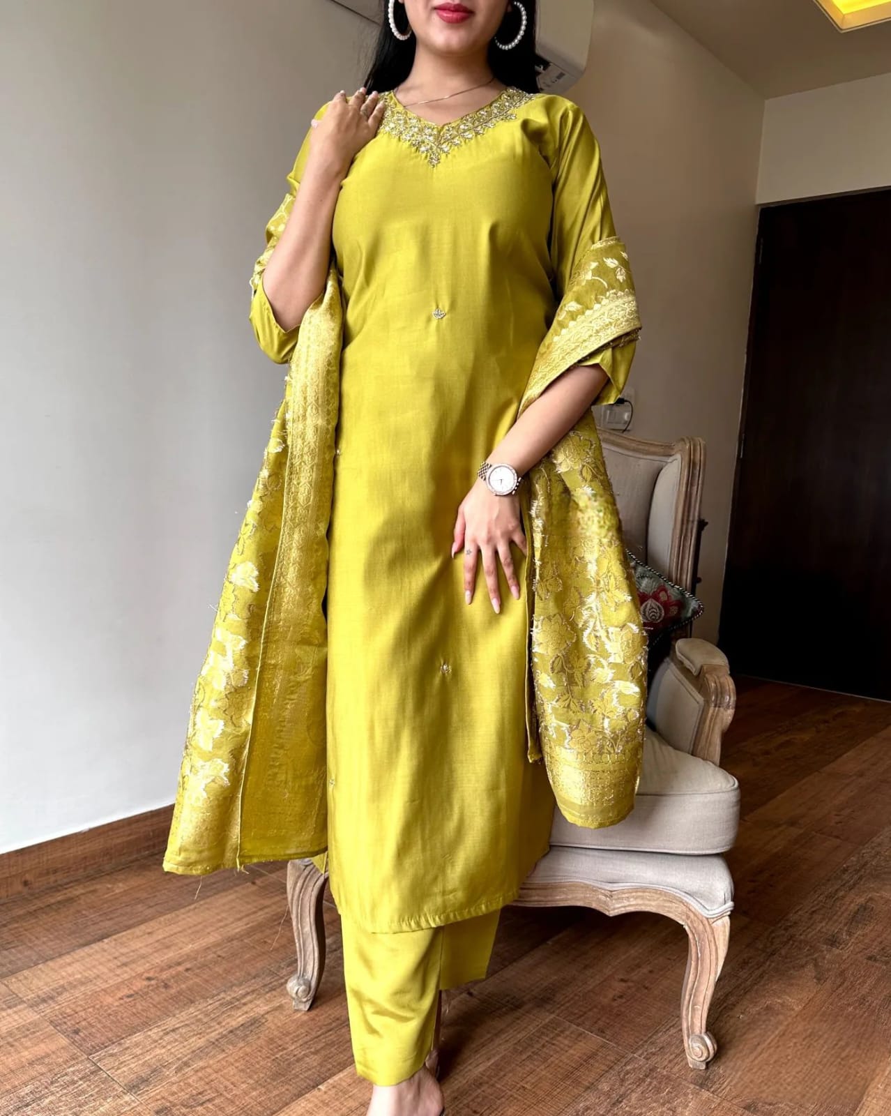 Our Exclusive Collection is here, to add a touch of tradition to your wardrobe(NFRD478) (01)