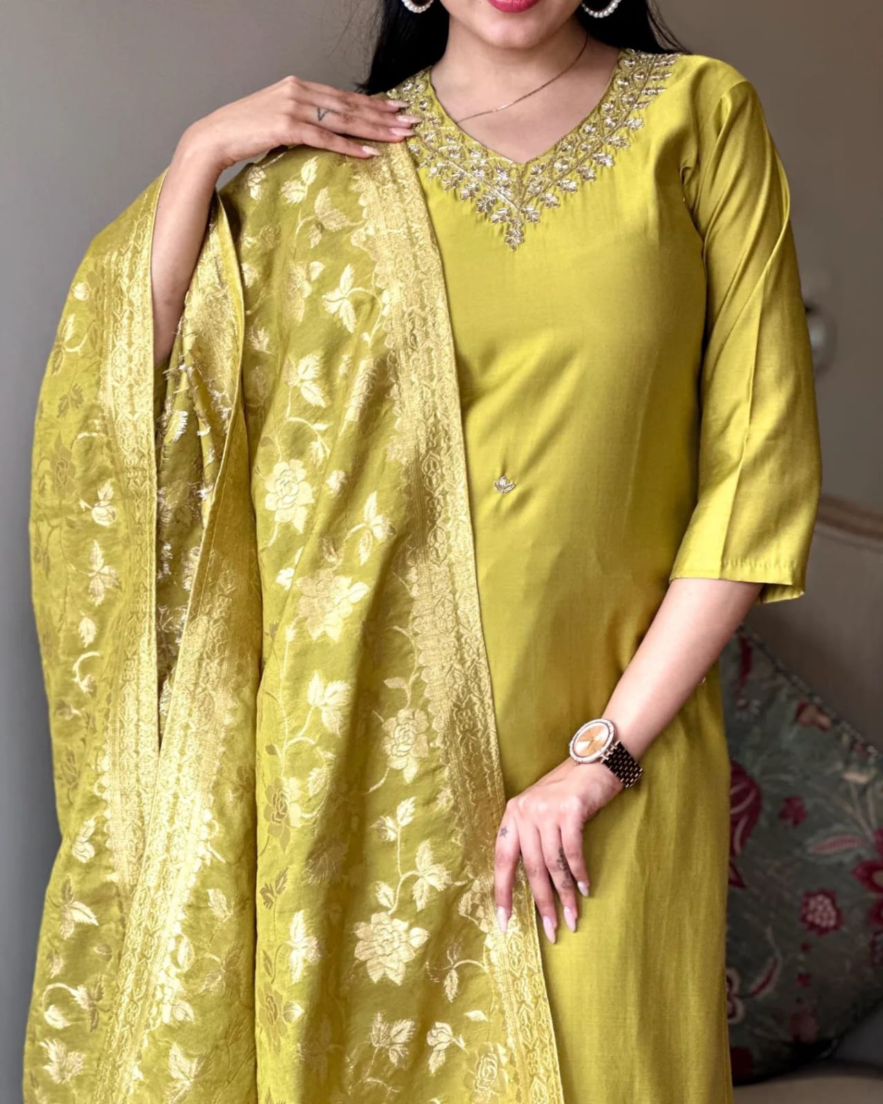 Our Exclusive Collection is here, to add a touch of tradition to your wardrobe(NFRD478) (01)
