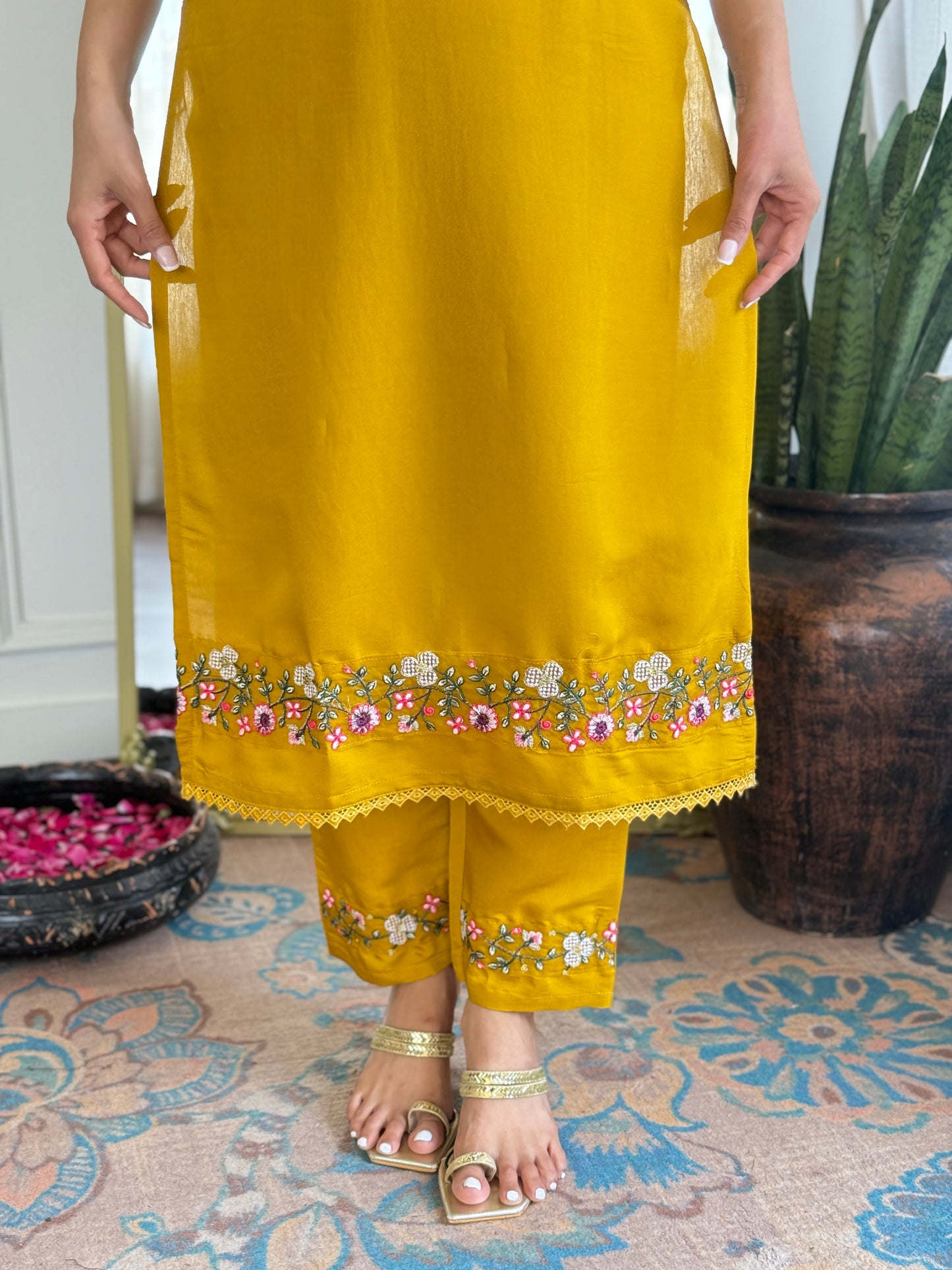 New Exclusive Check this our beautiful dresses collection (NFRD550)
