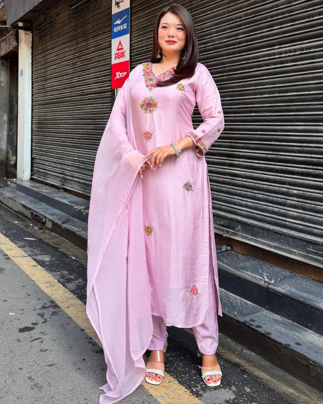 New Exclusive Check this our beautiful dresses collection (NFRD593)