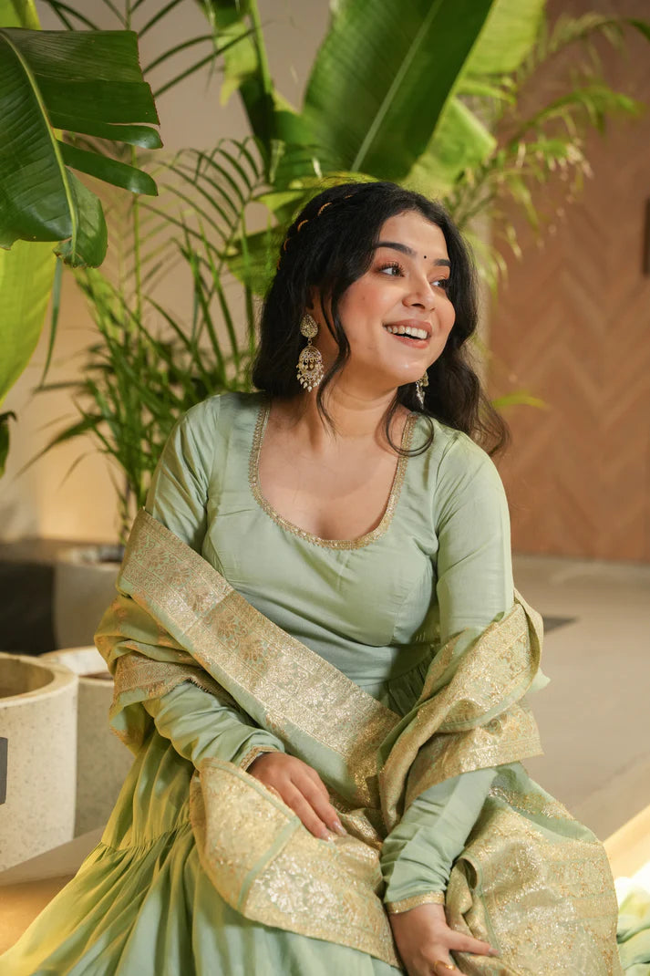 WEDDING SPECIAL MICROCRAPE GOWN WITH JAQUARD DUPATTA (WD55)(02)