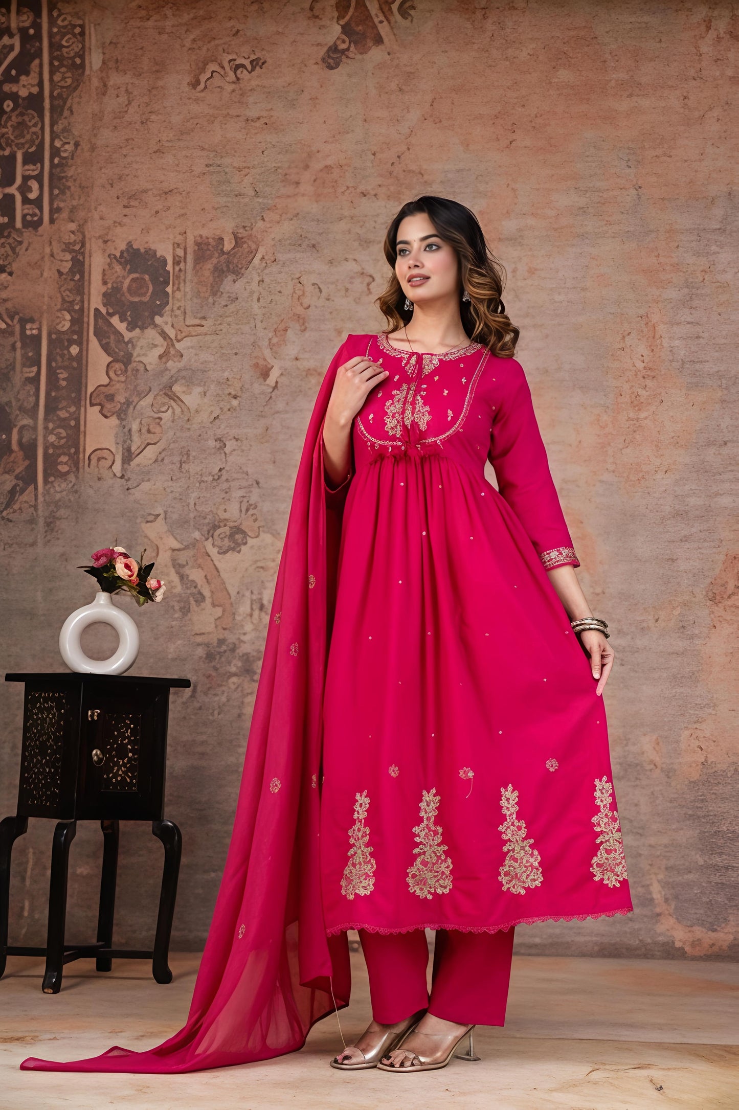 Featuring beautiful Heavy Set which is beautifully decorated All over Handwork🪡on suit and digital print. (SWRK02)