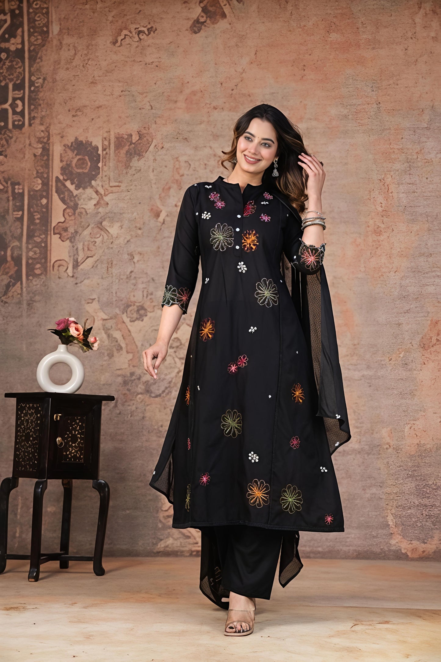 Featuring beautiful Heavy Set which is beautifully decorated All over Handwork🪡on suit and digital print. (SWRK01)