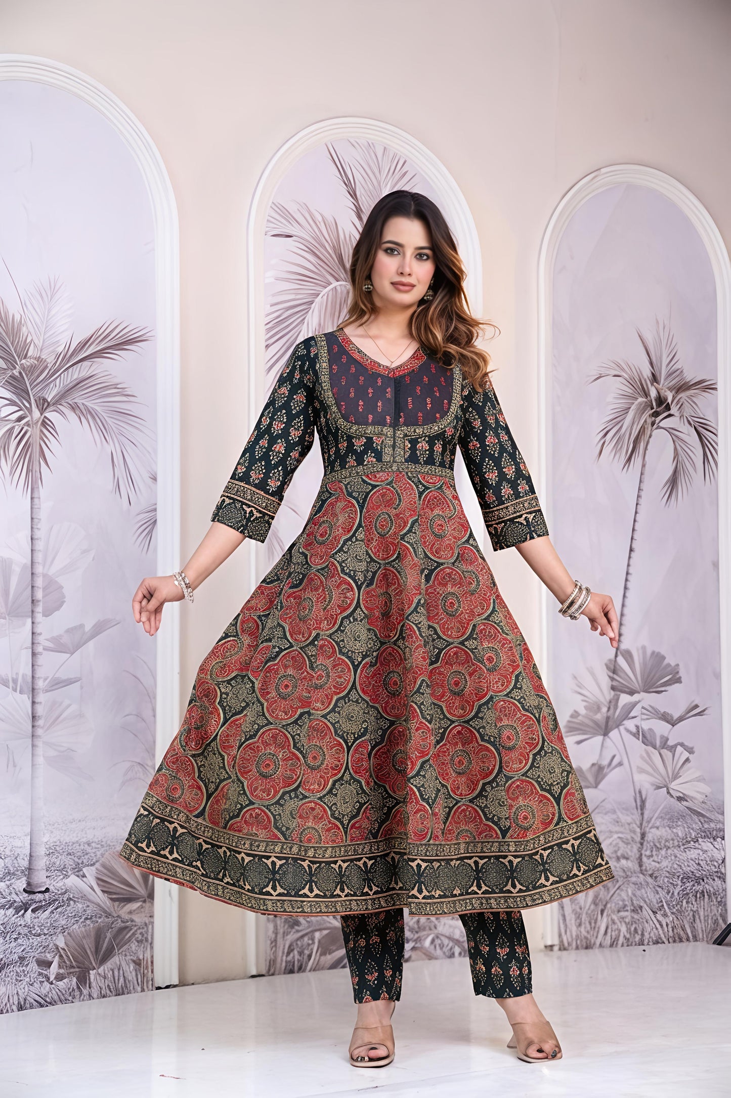 Featuring beautiful Heavy Set which is beautifully decorated All over Handwork🪡on suit and digital print. (SWRK05)