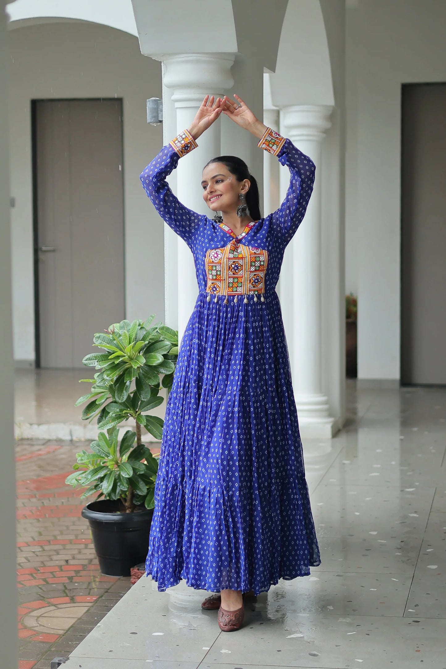 NAVRATRI SPECIAL BANDHANI PRINT GOWN WITH KUTCHI PATCHWORK (WD181) 02