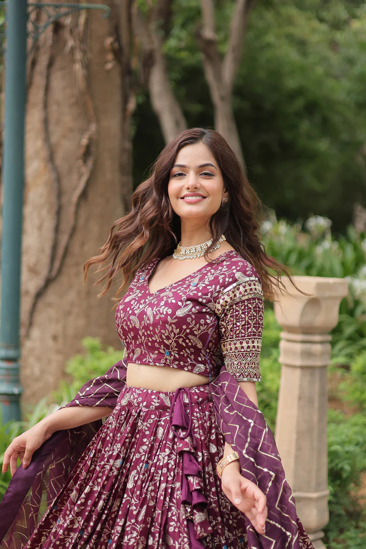 WEDDING SEPCIAL DYABLE VISCOSE JACQUARD SEQUINS EMBROIDERED LEHENGA CHOLI(WD136) (01)