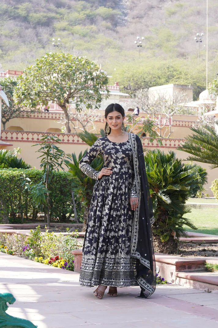WOMENSAVTAR PREMIUM DESIGNER GOWN