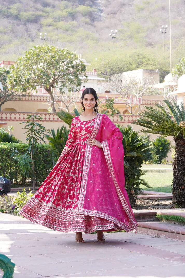 WOMENSAVTAR PREMIUM DESIGNER GOWN