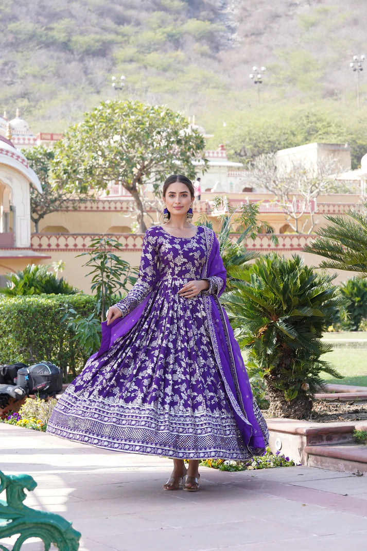 WOMENSAVTAR PREMIUM DESIGNER GOWN