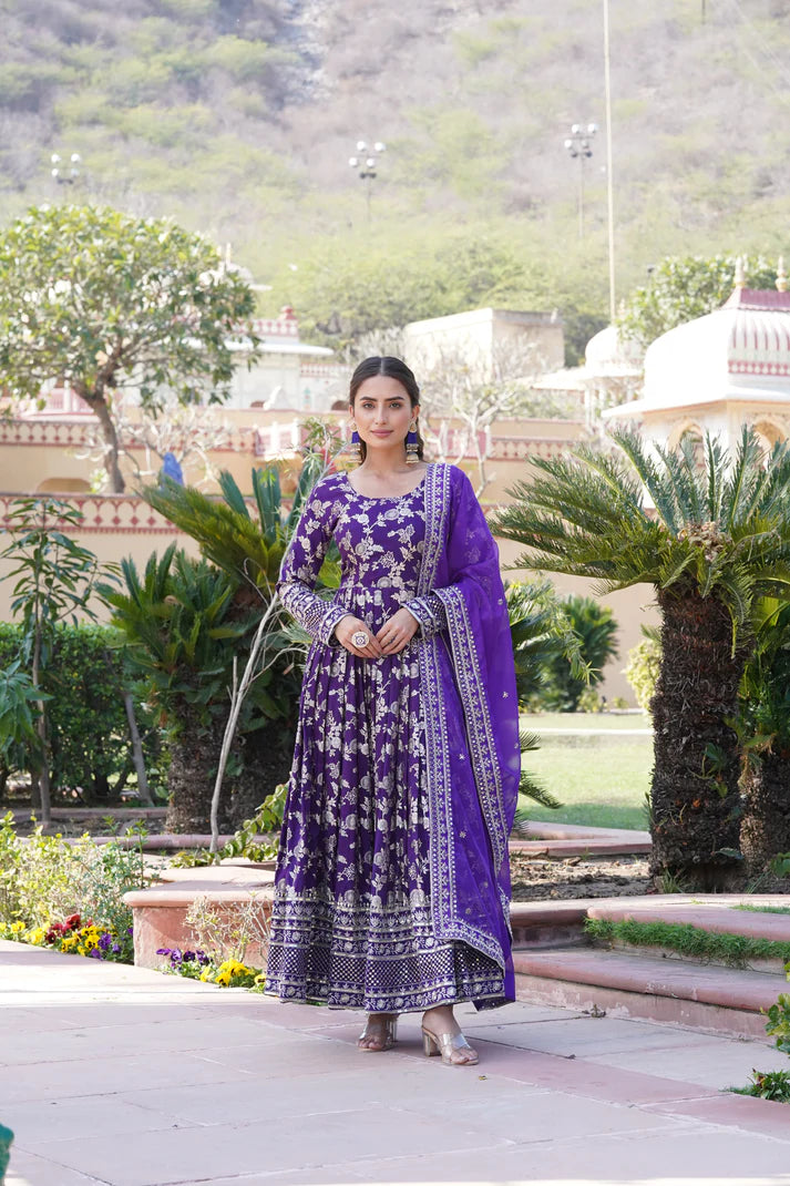 WOMENSAVTAR PREMIUM DESIGNER GOWN