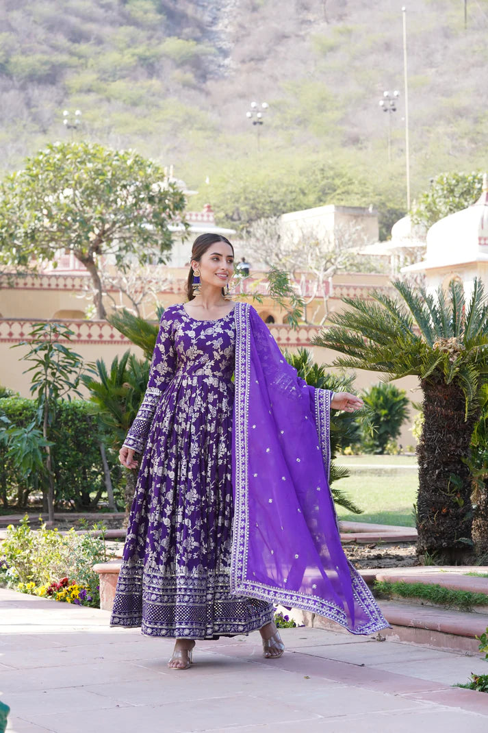 WOMENSAVTAR PREMIUM DESIGNER GOWN