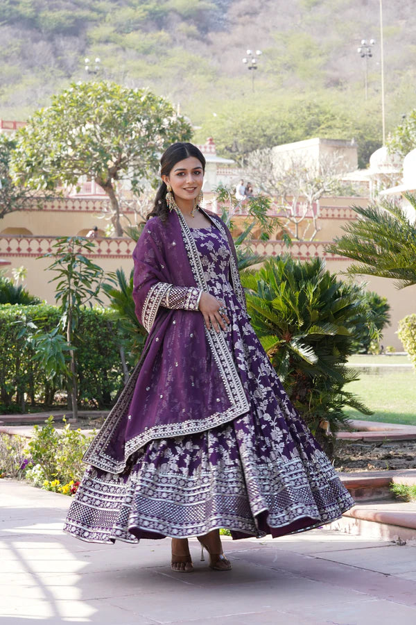 WOMENSAVTAR PREMIUM DESIGNER GOWN