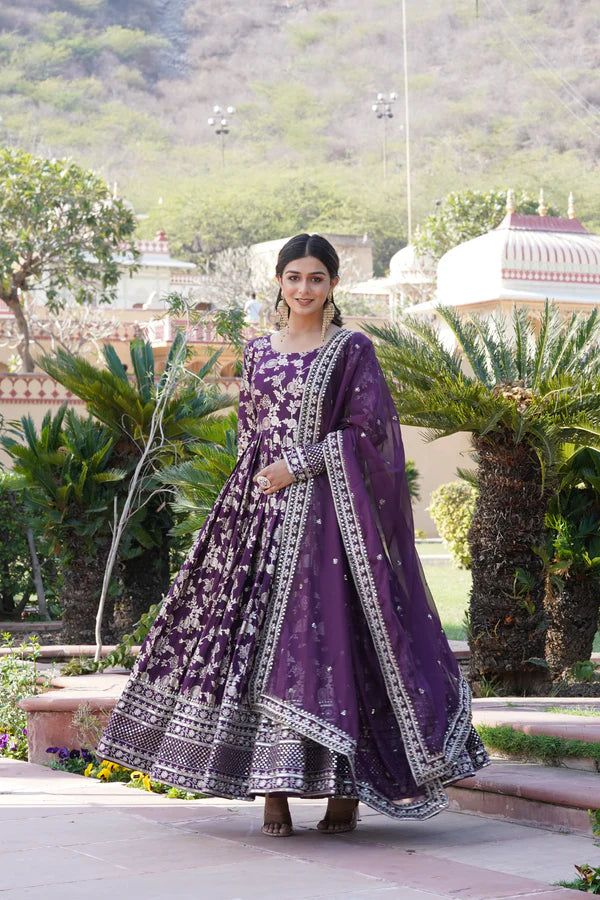 WOMENSAVTAR PREMIUM DESIGNER GOWN