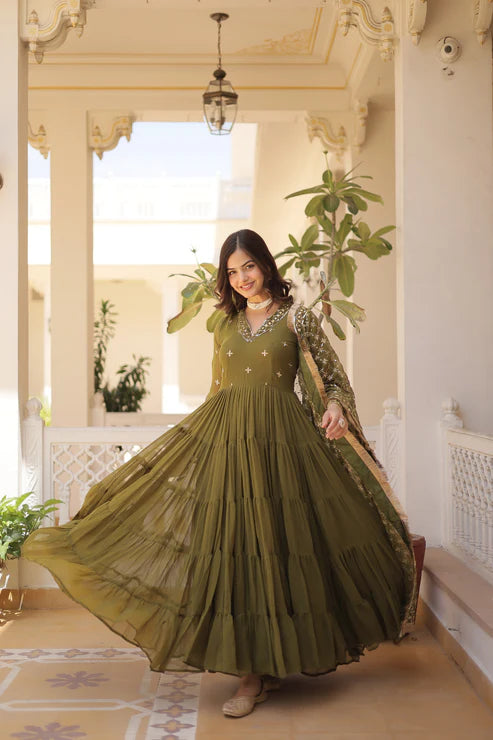 PREMIUM DESIGNER GOWN WITH DUPATTA (WD20) (01)