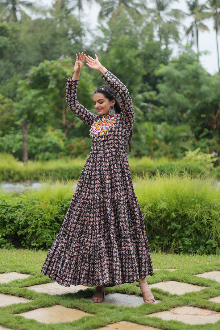 NAVRATRI SPECIAL COTTON GAMTHI PATCH WORK GOWN (WD49)