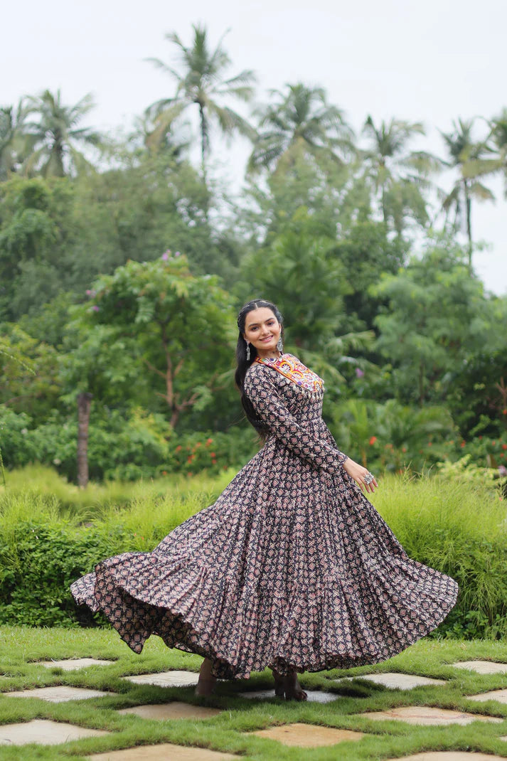 NAVRATRI SPECIAL COTTON GAMTHI PATCH WORK GOWN (WD49)