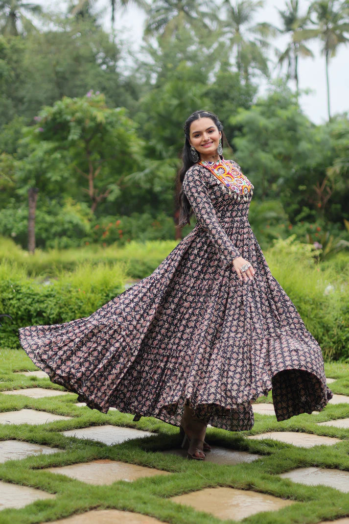 NAVRATRI SPECIAL COTTON GAMTHI PATCH WORK GOWN (WD49)