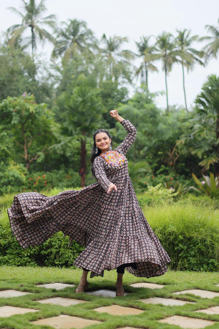 NAVRATRI SPECIAL COTTON GAMTHI PATCH WORK GOWN (WD49)