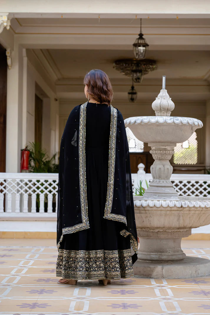BLACK BLOOMING EMBROIDERED GOWN WITH DUPATTA(WD02))