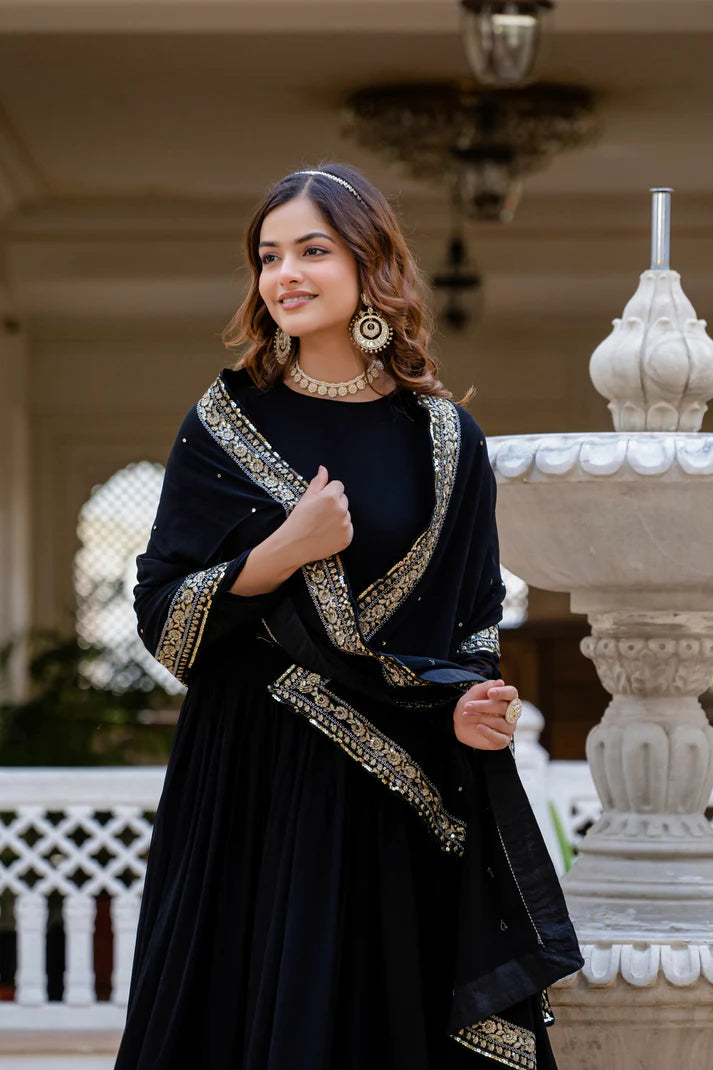 BLACK BLOOMING EMBROIDERED GOWN WITH DUPATTA(WD02))
