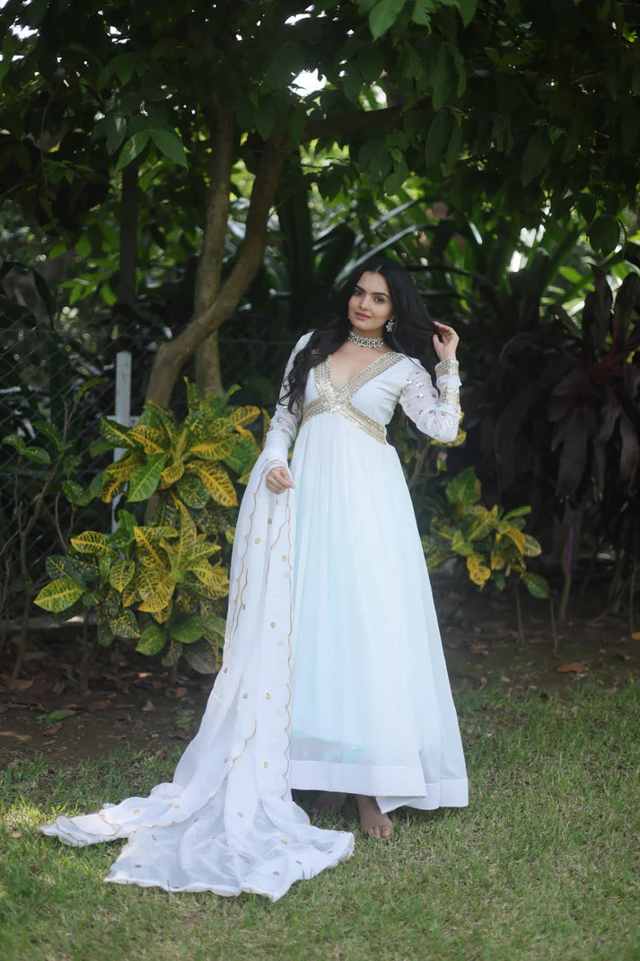 WOMENSAVTAR PREMIUM READYMADE ALIA CUT GOWN WITH DUPATTA SET .