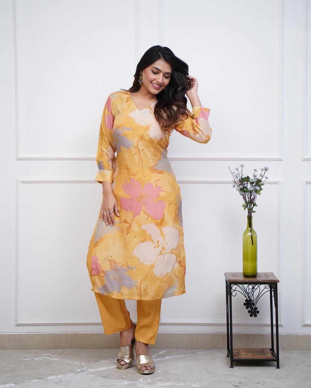 💃Enjoy New Floral Kurta Pant set with amazing lace Work ❤️ (WACD05)