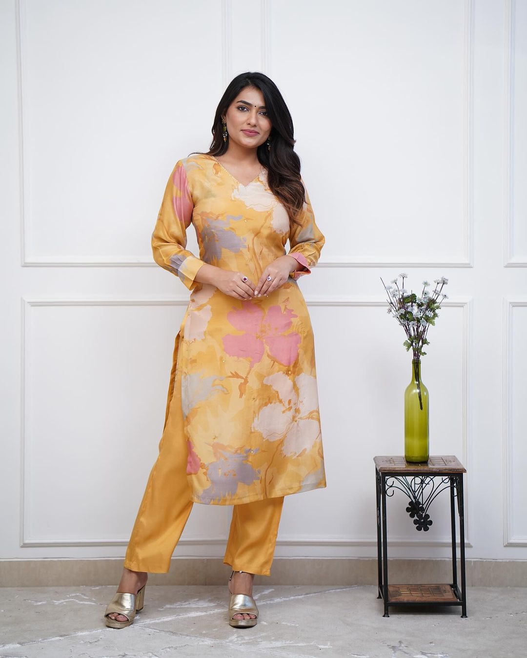💃Enjoy New Floral Kurta Pant set with amazing lace Work ❤️ (WACD05)