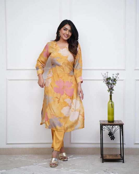 💃Enjoy New Floral Kurta Pant set with amazing lace Work ❤️(SWCD05)