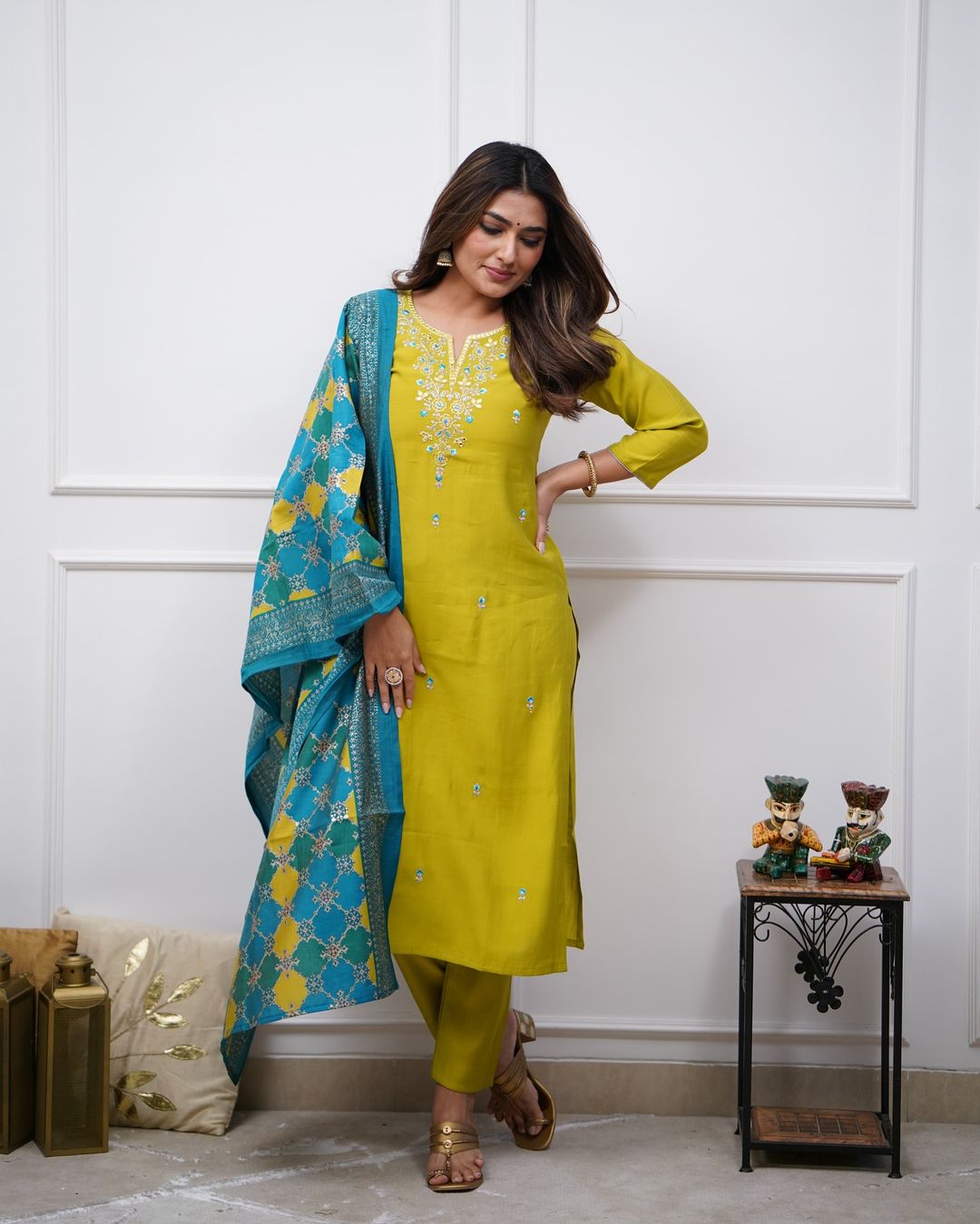 Beautiful Rayon Slub Fabric Kurti With Zari Embroidery + Foil Mirror Work Yoke + Lace Detailing Paired With Pant And Chanderi Silk Digital Print Dupatta☺️ 🫶🏻💃 (WARED223)