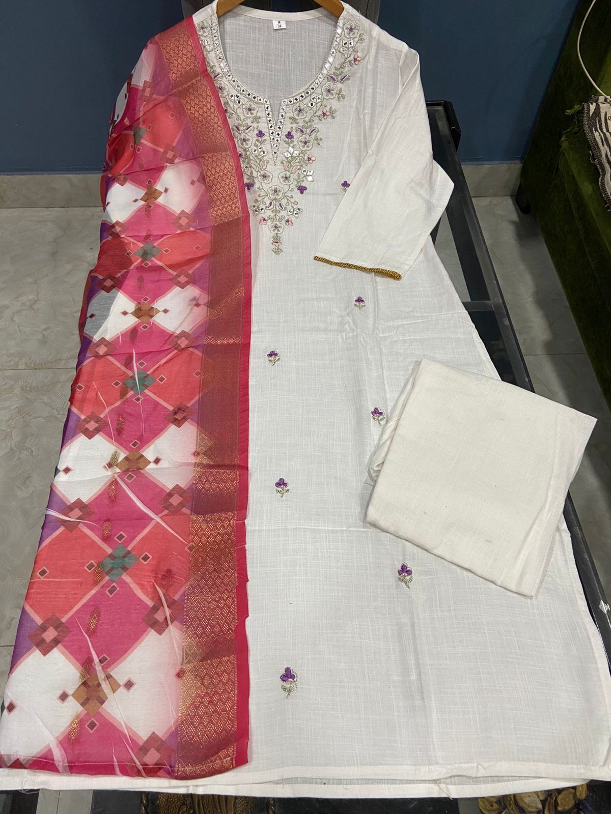 Beautiful Rayon Slub Fabric Kurti With Zari Embroidery + Foil Mirror Work Yoke + Lace Detailing Paired With Pant And Chanderi Silk Digital Print Dupatta☺️ 🫶🏻💃 (WARED224)