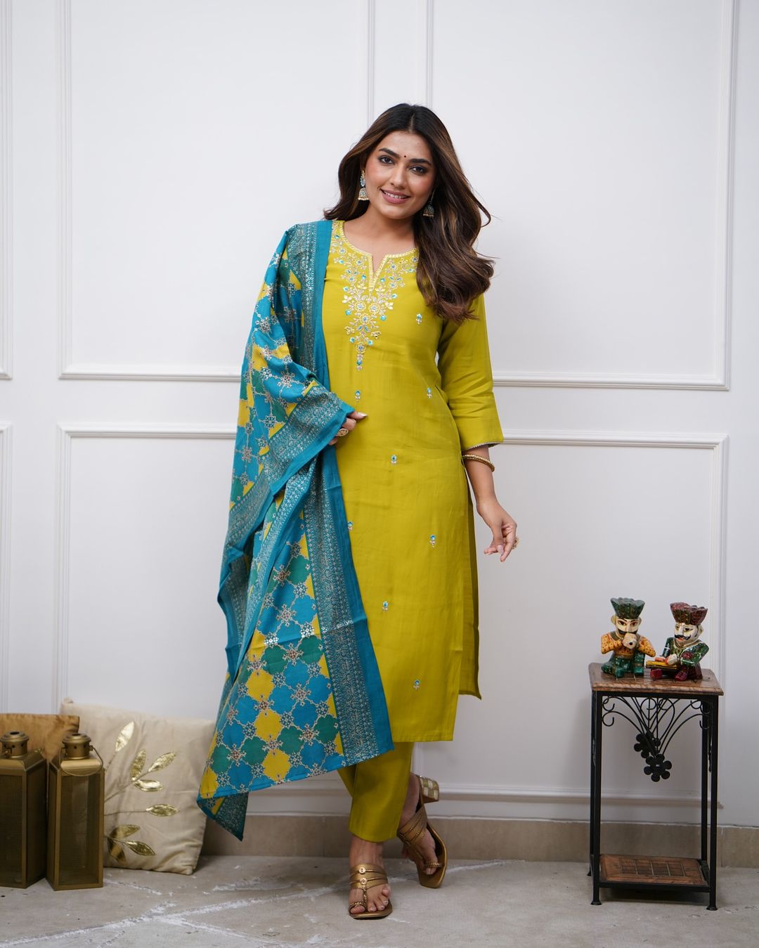 Beautiful Rayon Slub Fabric Kurti With Zari Embroidery + Foil Mirror Work Yoke + Lace Detailing Paired With Pant And Chanderi Silk Digital Print Dupatta☺️ 🫶🏻💃 (WARED223)