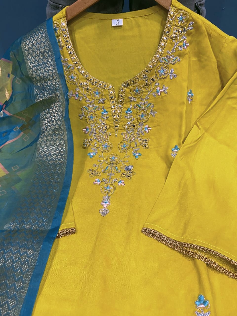 Beautiful Rayon Slub Fabric Kurti With Zari Embroidery + Foil Mirror Work Yoke + Lace Detailing Paired With Pant And Chanderi Silk Digital Print Dupatta☺️ 🫶🏻💃 (WARED223)