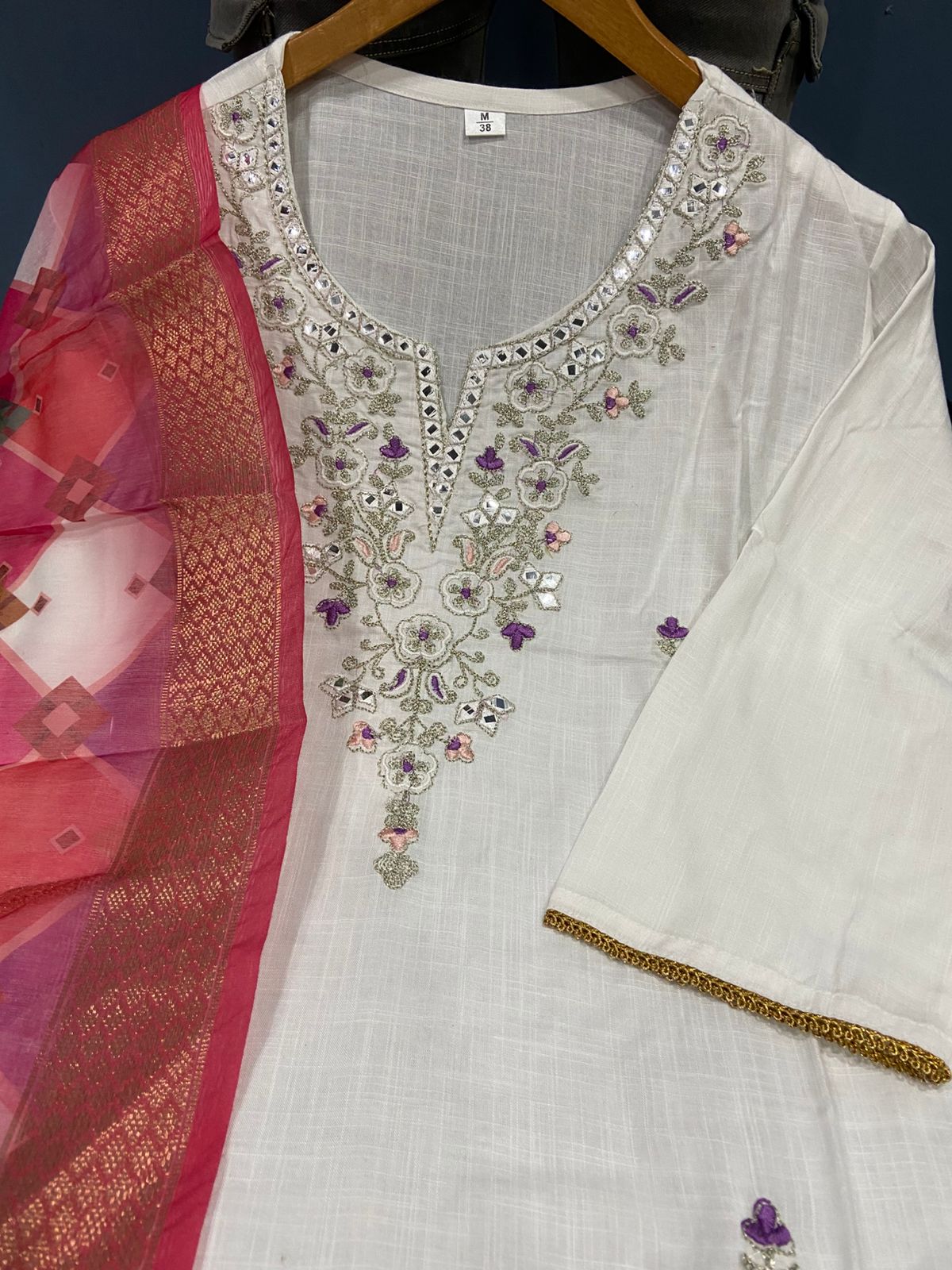 Beautiful Rayon Slub Fabric Kurti With Zari Embroidery + Foil Mirror Work Yoke + Lace Detailing Paired With Pant And Chanderi Silk Digital Print Dupatta☺️ 🫶🏻💃 (WARED224)