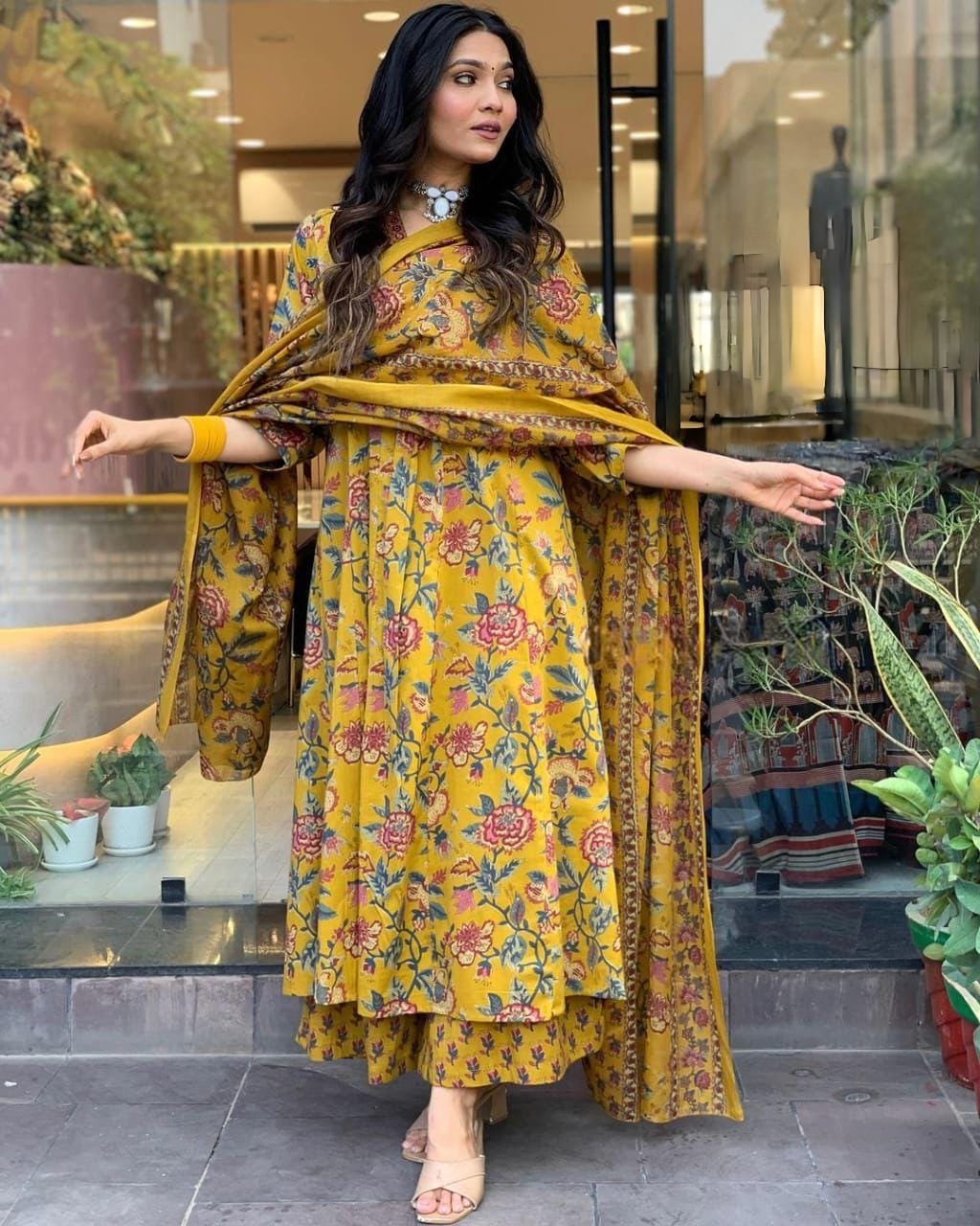 This A-line pant set is perfect for the summer season with its vibrant floral print and confident pocket one side. Plus, the included matching dupatta completes the look and adds an extra touch of style.(WARED207)