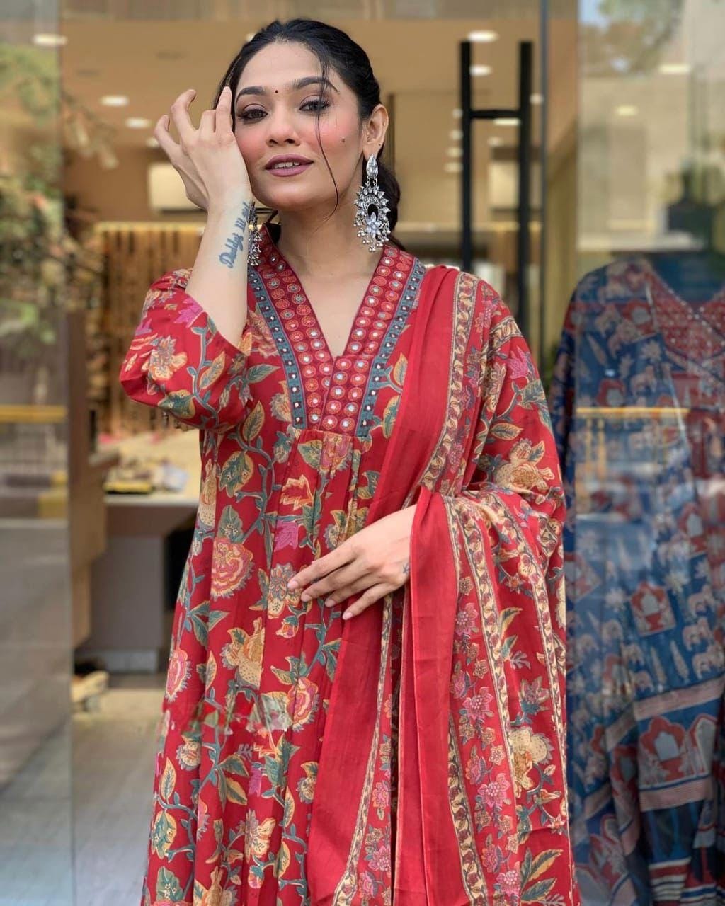 This A-line pant set is perfect for the summer season with its vibrant floral print and confident pocket one side. Plus, the included matching dupatta completes the look and adds an extra touch of style.(WARED206)