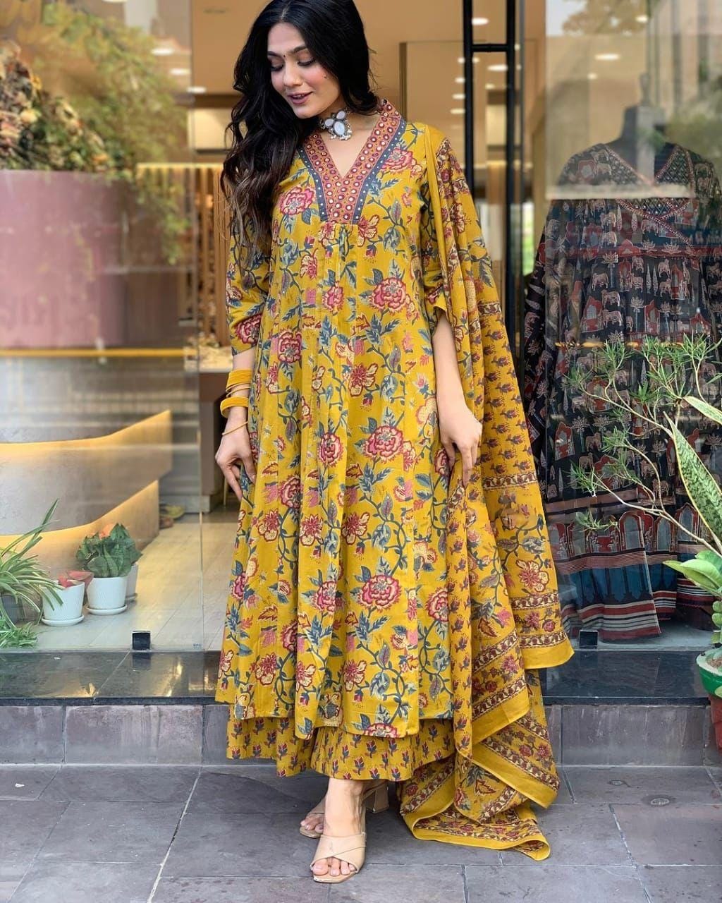This A-line pant set is perfect for the summer season with its vibrant floral print and confident pocket one side. Plus, the included matching dupatta completes the look and adds an extra touch of style.(WARED207)