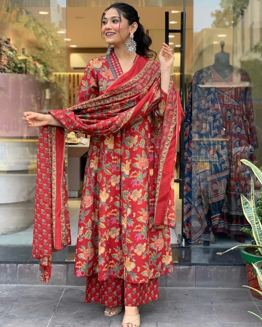 This A-line pant set is perfect for the summer season with its vibrant floral print and confident pocket one side. Plus, the included matching dupatta completes the look and adds an extra touch of style.(WARED206)