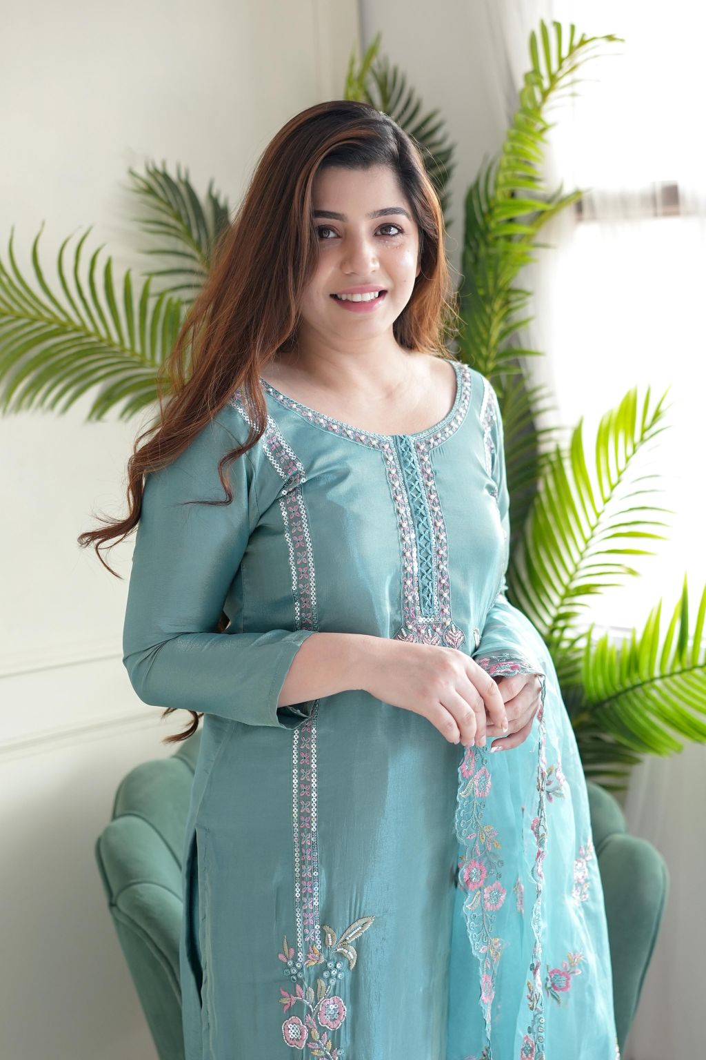 pure heavy chinon and heavy multi Embroidery 🪡 and squance work on all over kurti and duppata; (WARED13)