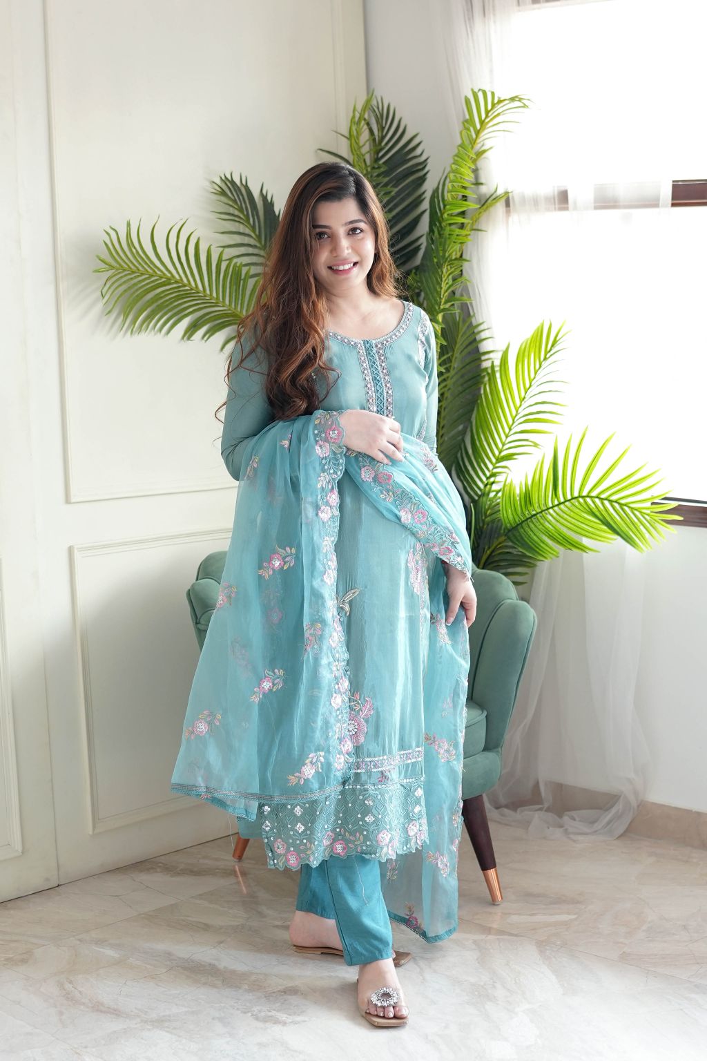pure heavy chinon and heavy multi Embroidery 🪡 and squance work on all over kurti and duppata; (WARED13)