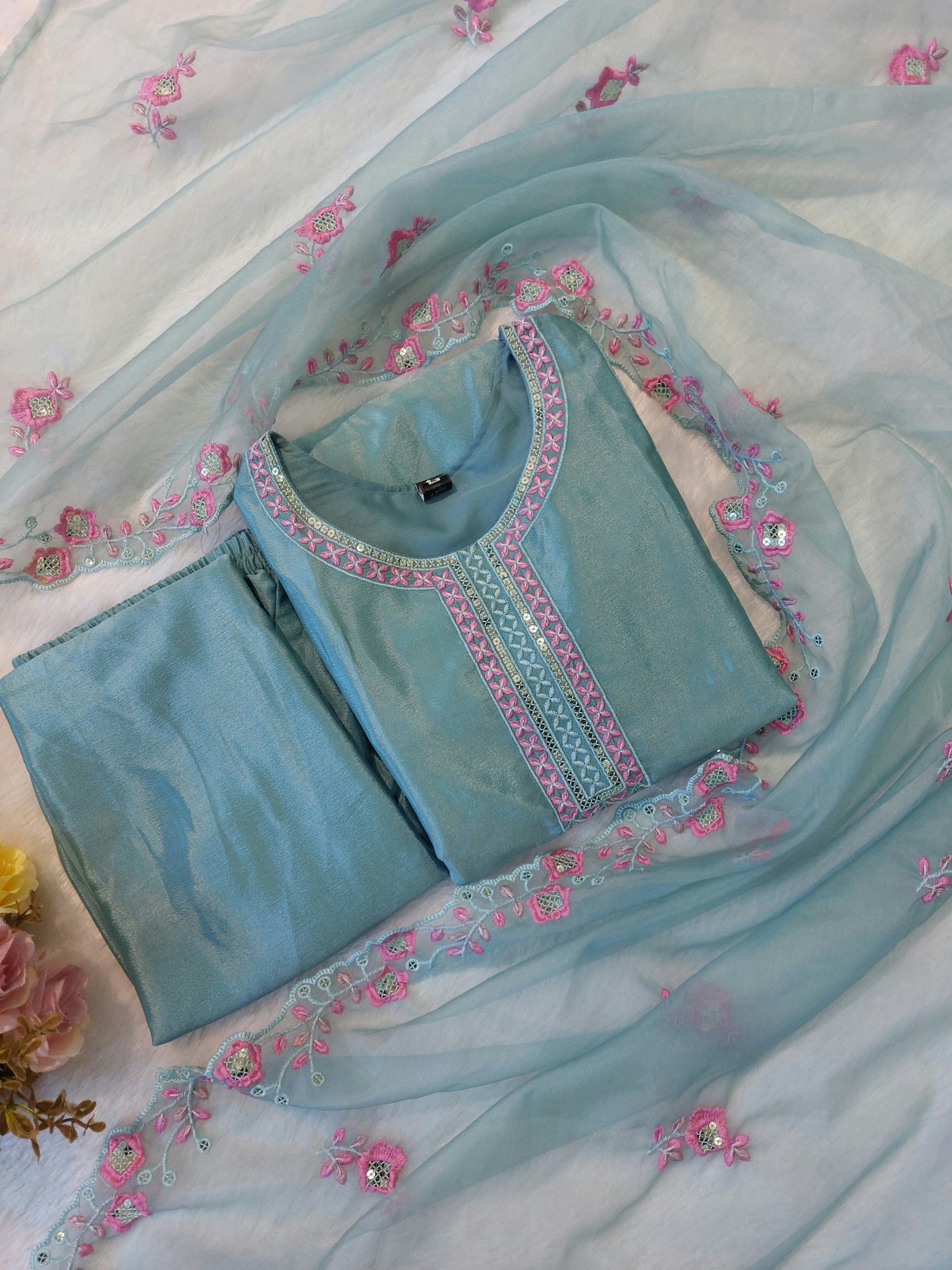 pure heavy chinon and heavy multi Embroidery 🪡 and squance work on all over kurti and duppata; (WARED13)