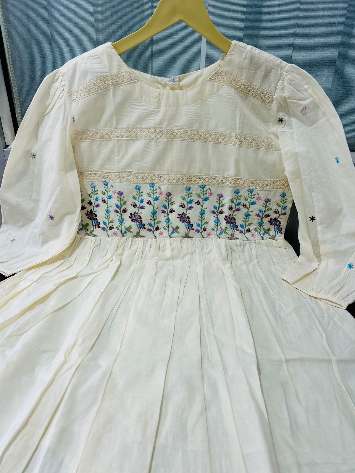 š„Launching Off-white cotton dress with floral embroidery and crochet lace detailing on yoke and sleevesš„