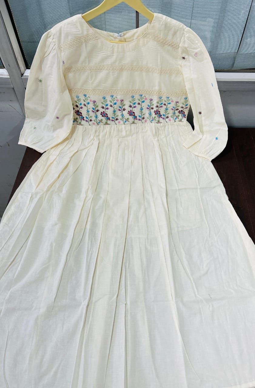 š„Launching Off-white cotton dress with floral embroidery and crochet lace detailing on yoke and sleevesš„