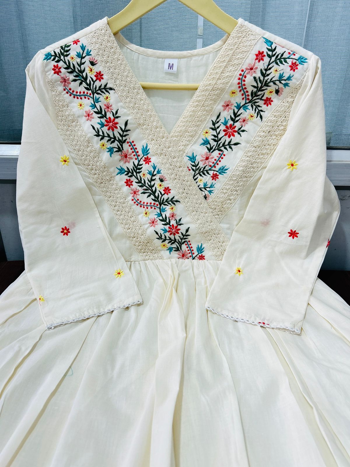 š„Launching Off-white cotton dress with floral embroidery and crochet lace detailing on yoke and sleevesš„