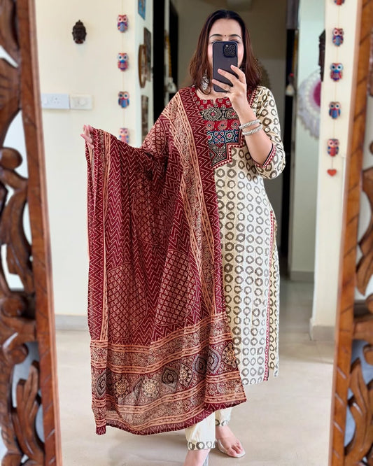 Featuring Fully Elegant Premium Muslin Suit Set Which is Beautifully Decorated With Hand Khatli Work And Original Mirror Work With Butti Pattern(SWRED08)