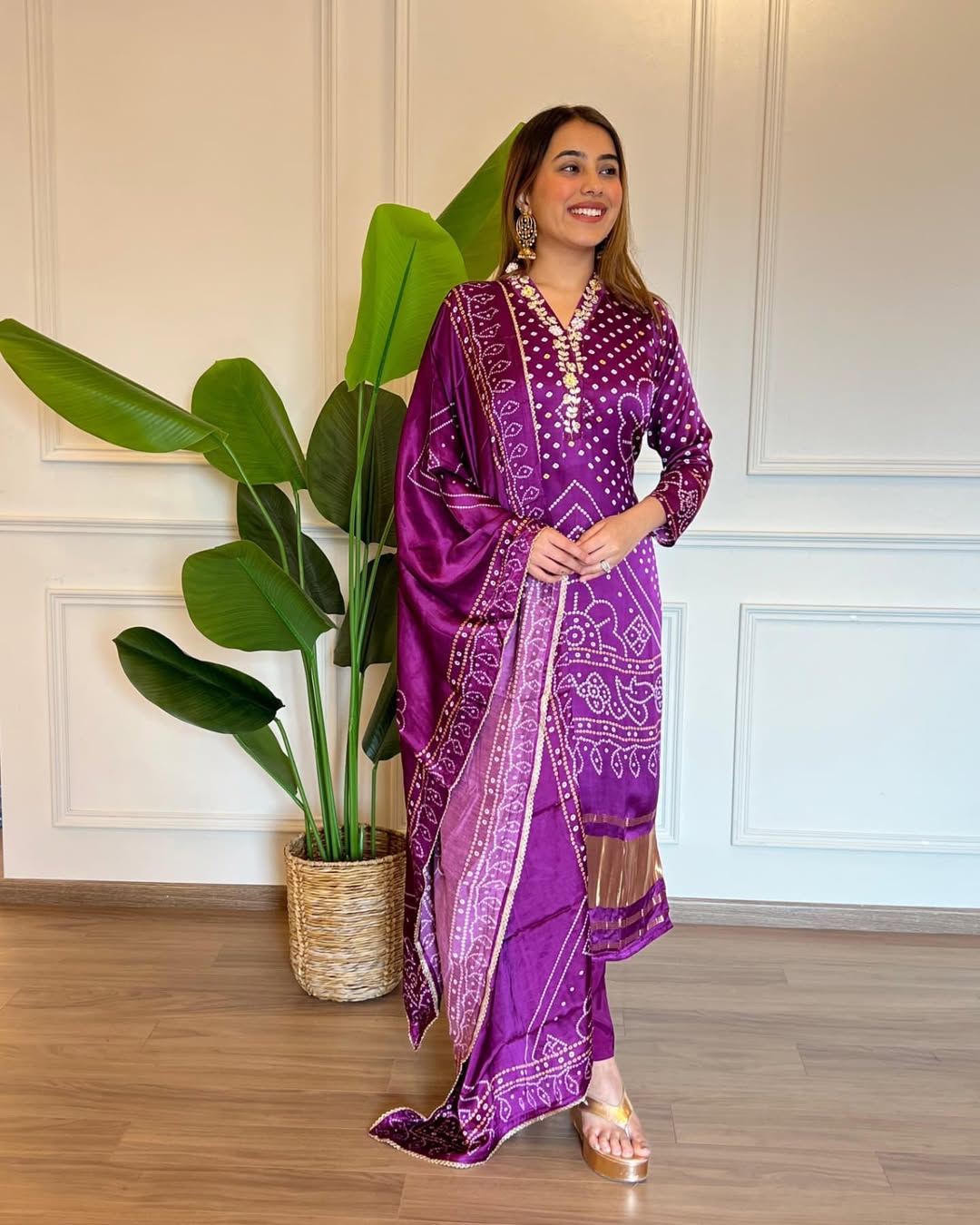 💃🏻Presenting Beautiful Heavy quality Chinon Silk Fabric designer festive wear kurti pant and duppta with Embroidery, Sequence Zari Work with lining (WARED83)